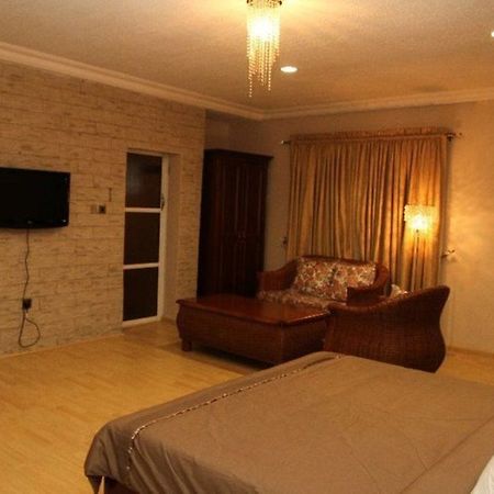 Fryburg Suites Aliayabiagba Luaran gambar