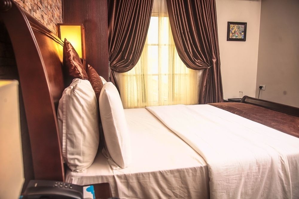 Fryburg Suites Aliayabiagba Luaran gambar