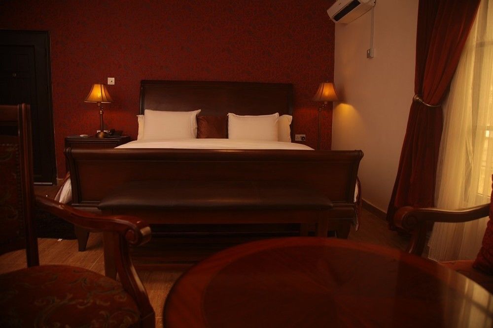 Fryburg Suites Aliayabiagba Luaran gambar