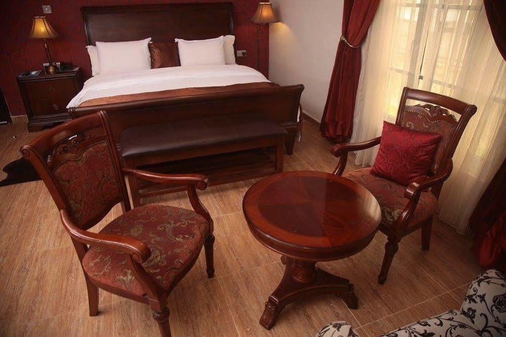 Fryburg Suites Aliayabiagba Luaran gambar