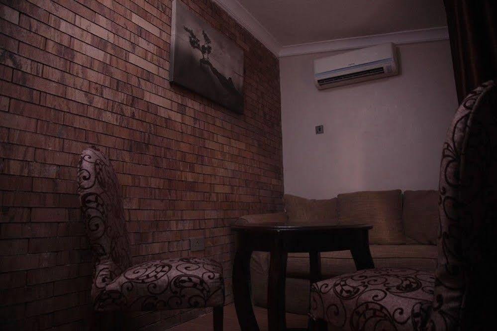 Fryburg Suites Aliayabiagba Luaran gambar