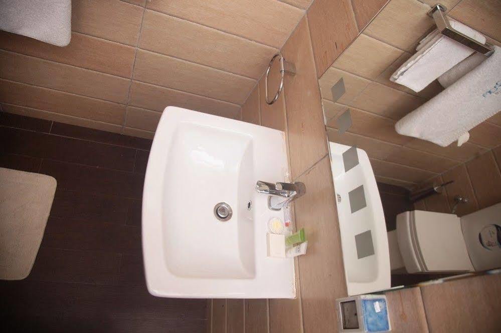 Fryburg Suites Aliayabiagba Luaran gambar
